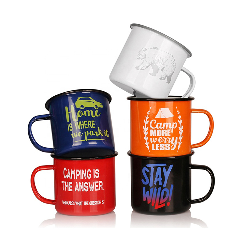 Caneca esmaltada para acampamento ao ar livre